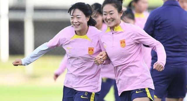 房间围裙女大学生2-2020